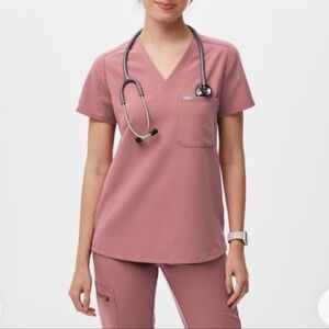 Figs scrub set